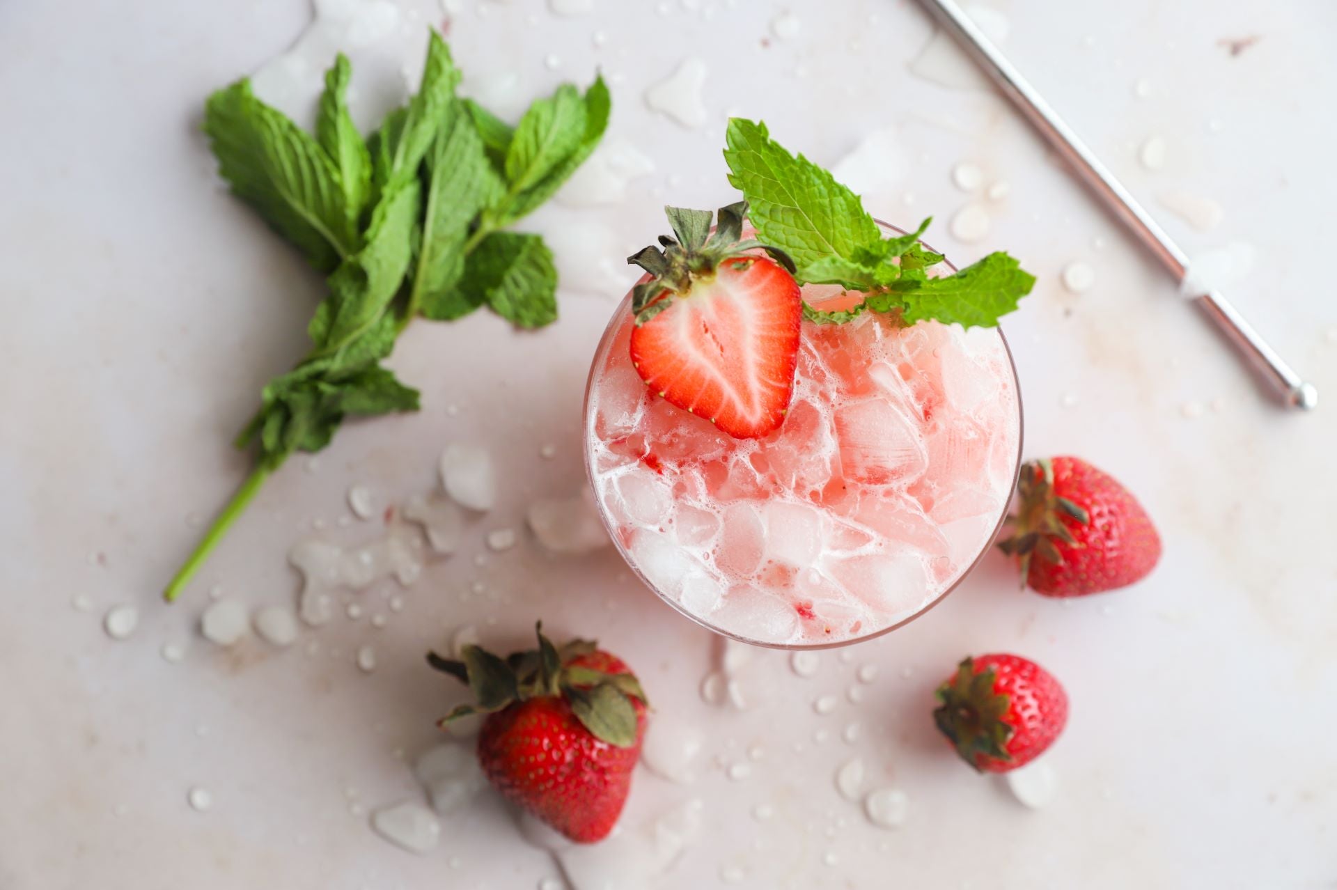 Strawberry Kombucha Mocktail – Jihi
