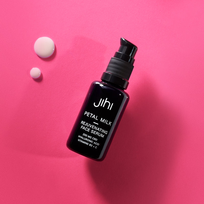 Jihi | Petal Milk™ Rejuvenating Face Serum Texture
